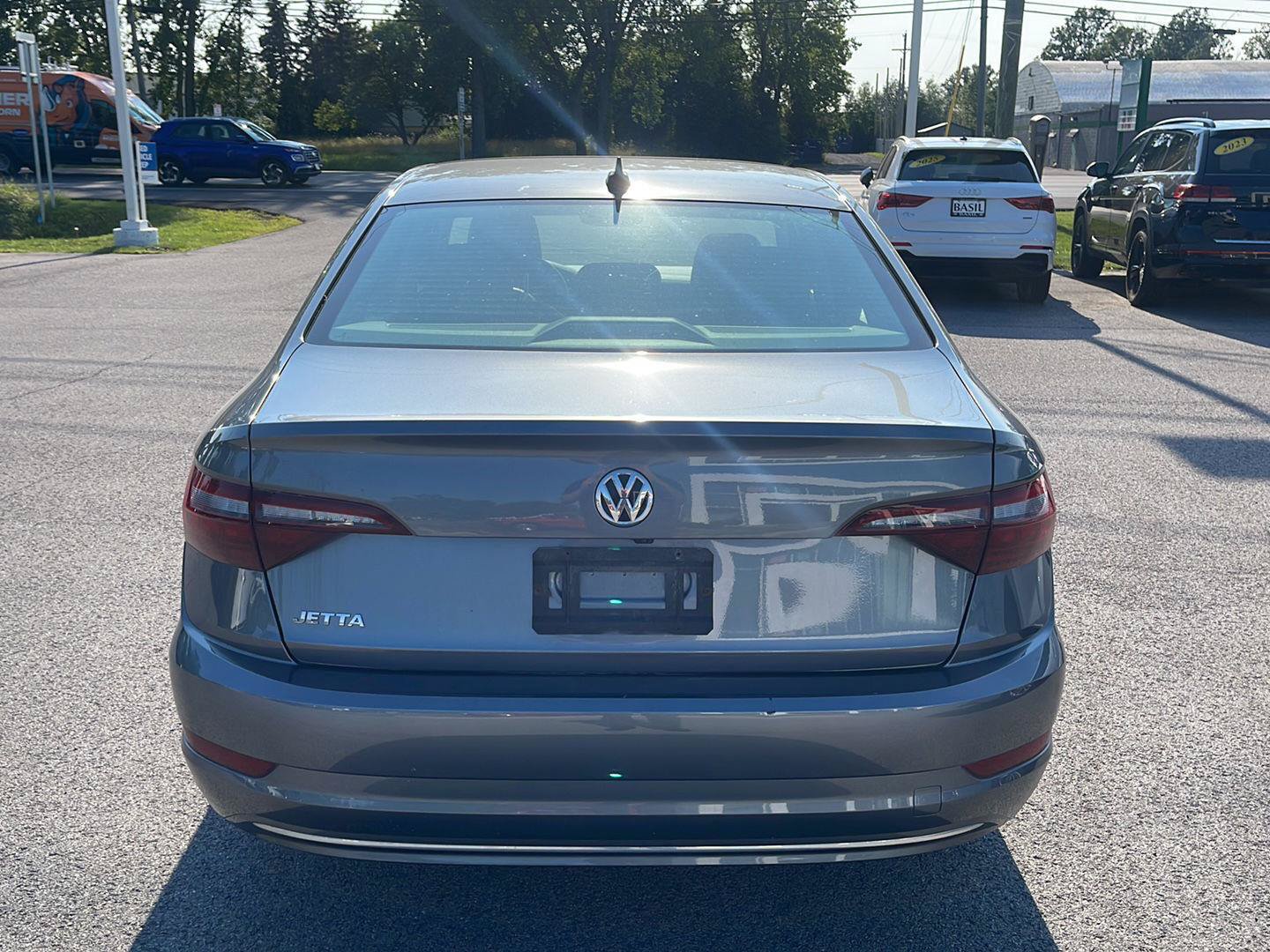 Used 2021 Volkswagen Jetta SE FWD image 5