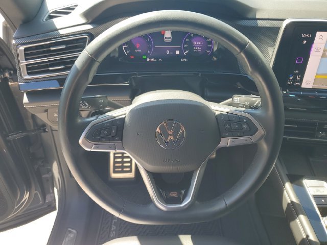 Used 2024 Volkswagen Atlas Cross Sport SEL Premium R-Line AWD/4WD image 19