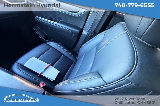 Used 2024 GMC Acadia Elevation image 10