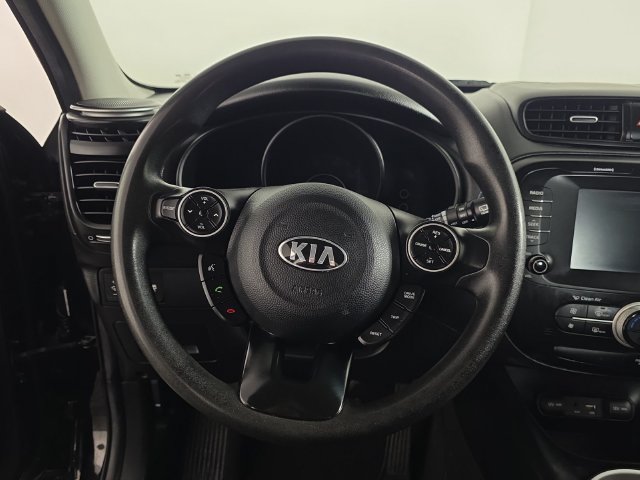 Used 2019 Kia Soul + FWD image 12