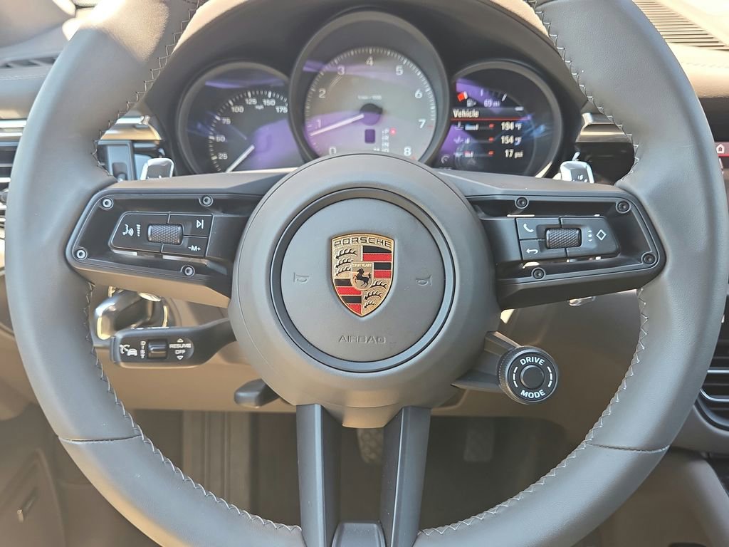 Certified 2026 Porsche Macan S AWD/4WD image 9