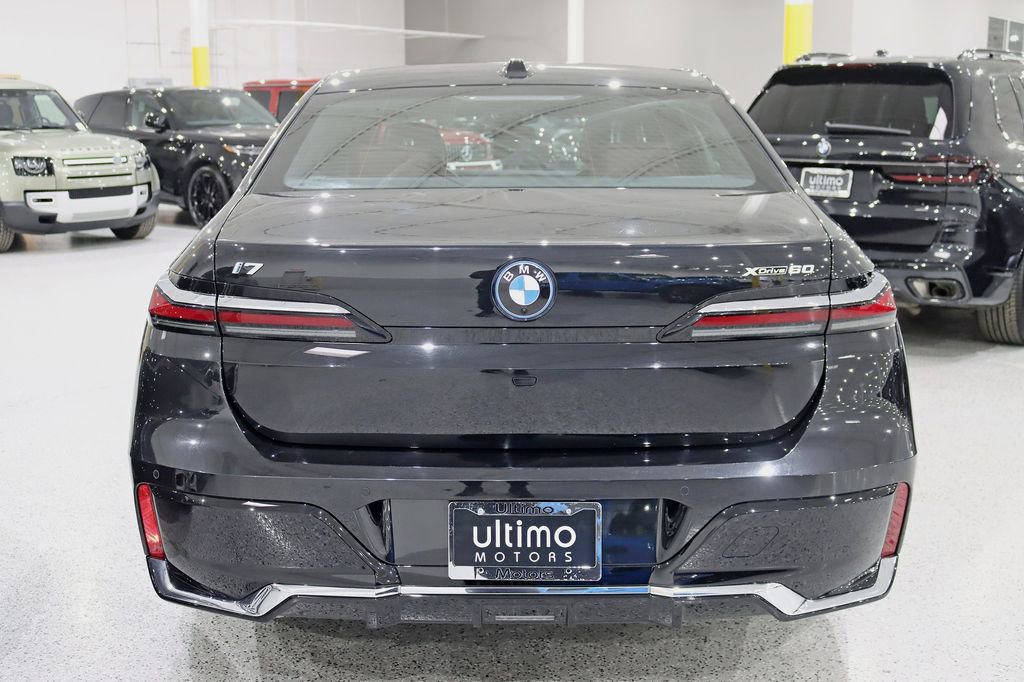 Used 2023 BMW i7 xDrive60 w/ Executive Package 2 image 14