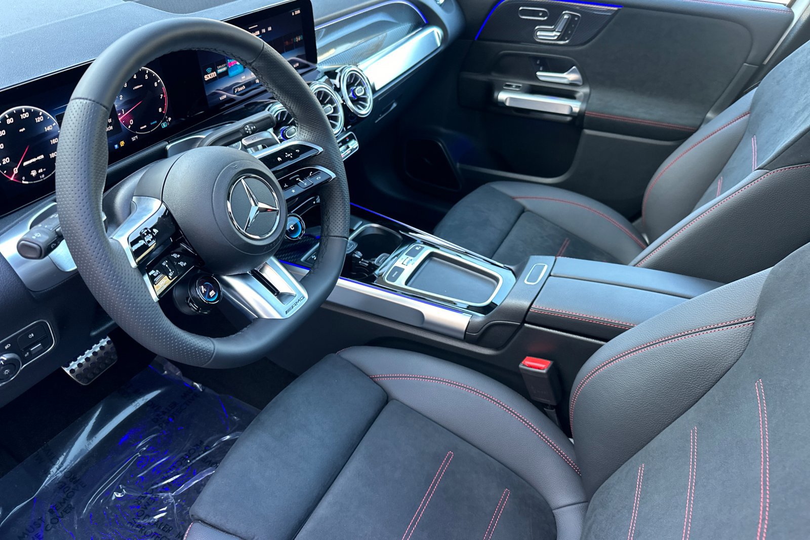 New 2026 Mercedes-Benz GLB 35 AMG 4MATIC image 4