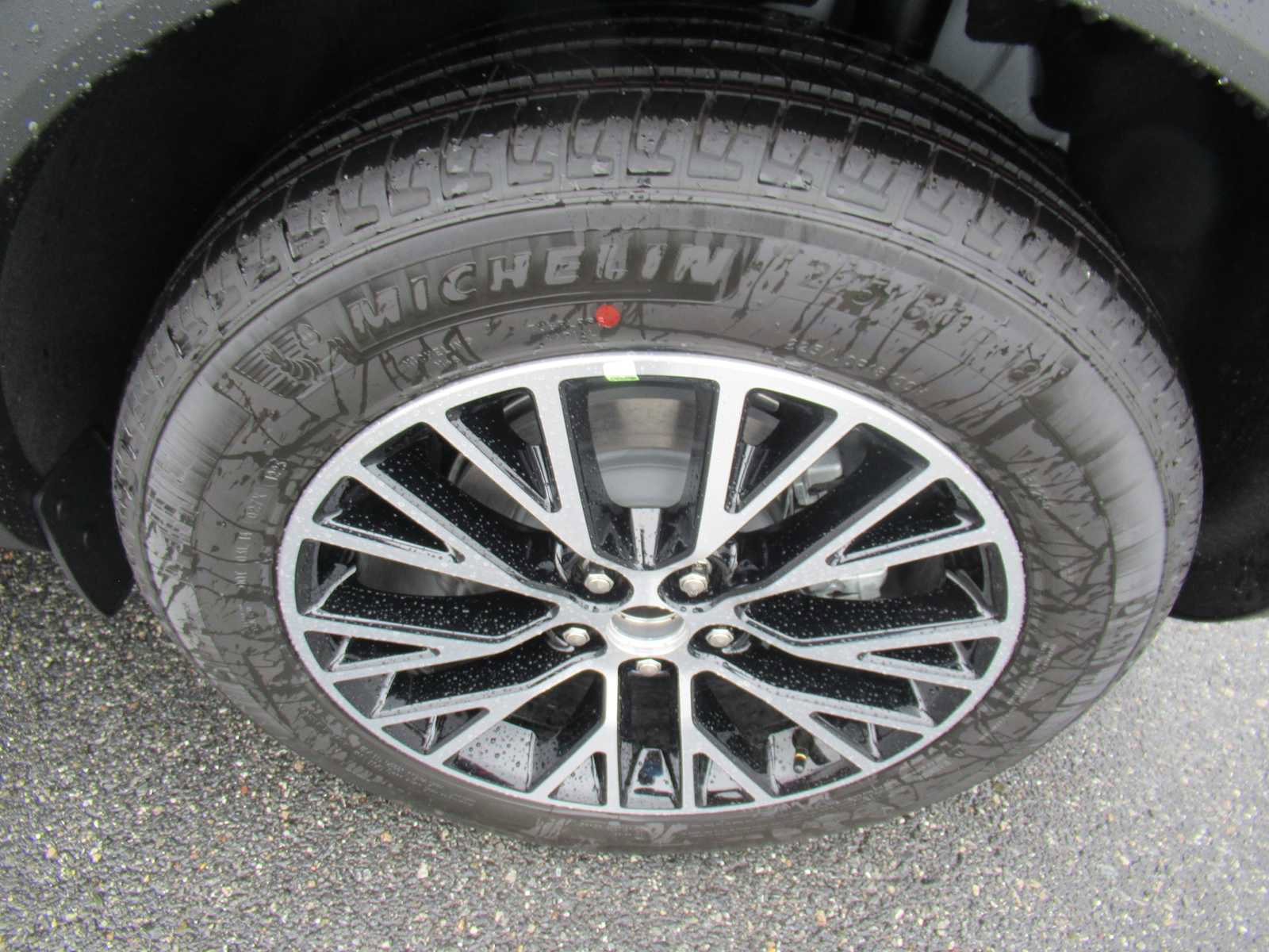 New 2025 Ford Escape SE w/ PHEV Premium Package image 9