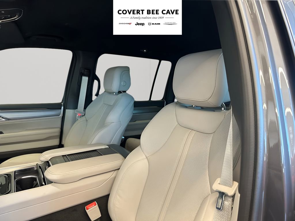 New 2026 Jeep Grand Wagoneer L 4WD image 23