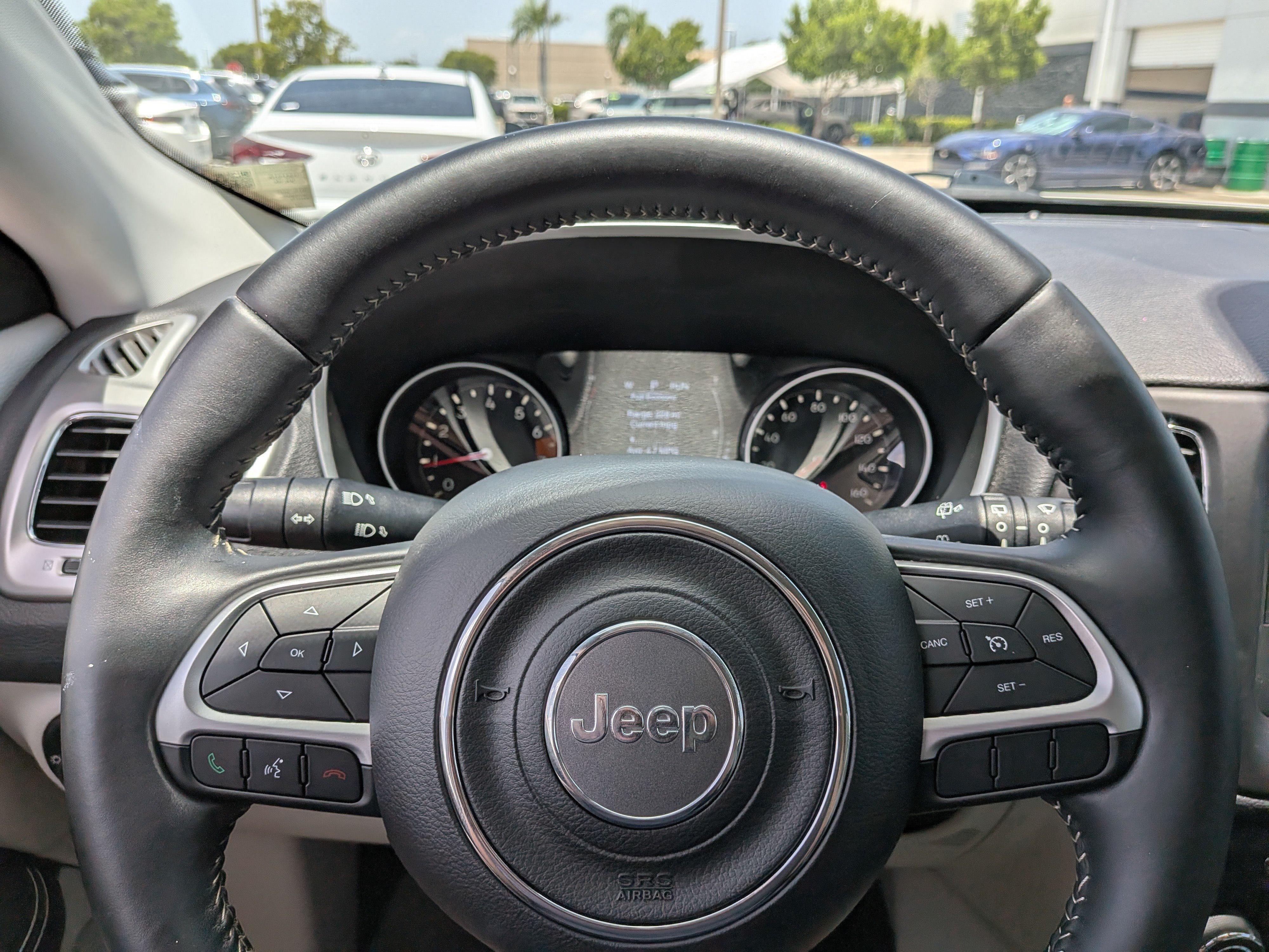 Used 2018 Jeep Compass Latitude FWD image 26