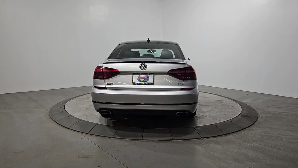 Used 2018 Volkswagen Passat 3.6 image 4
