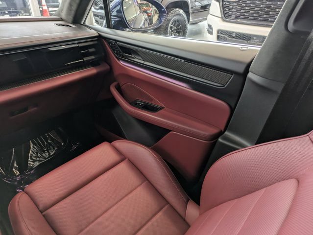 Used 2024 Porsche Macan Turbo Electric AWD/4WD image 18