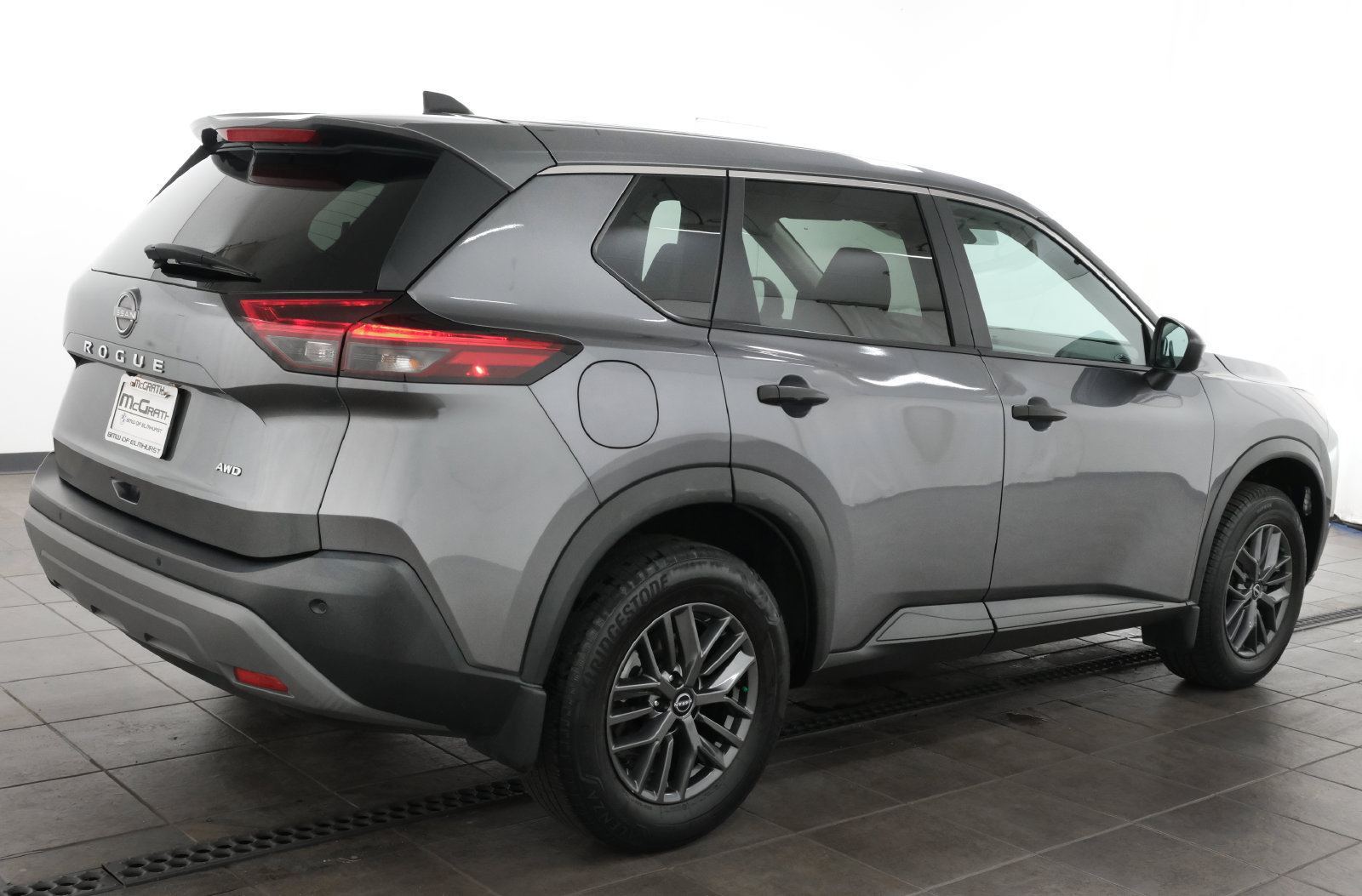 Used 2023 Nissan Rogue S AWD/4WD image 5