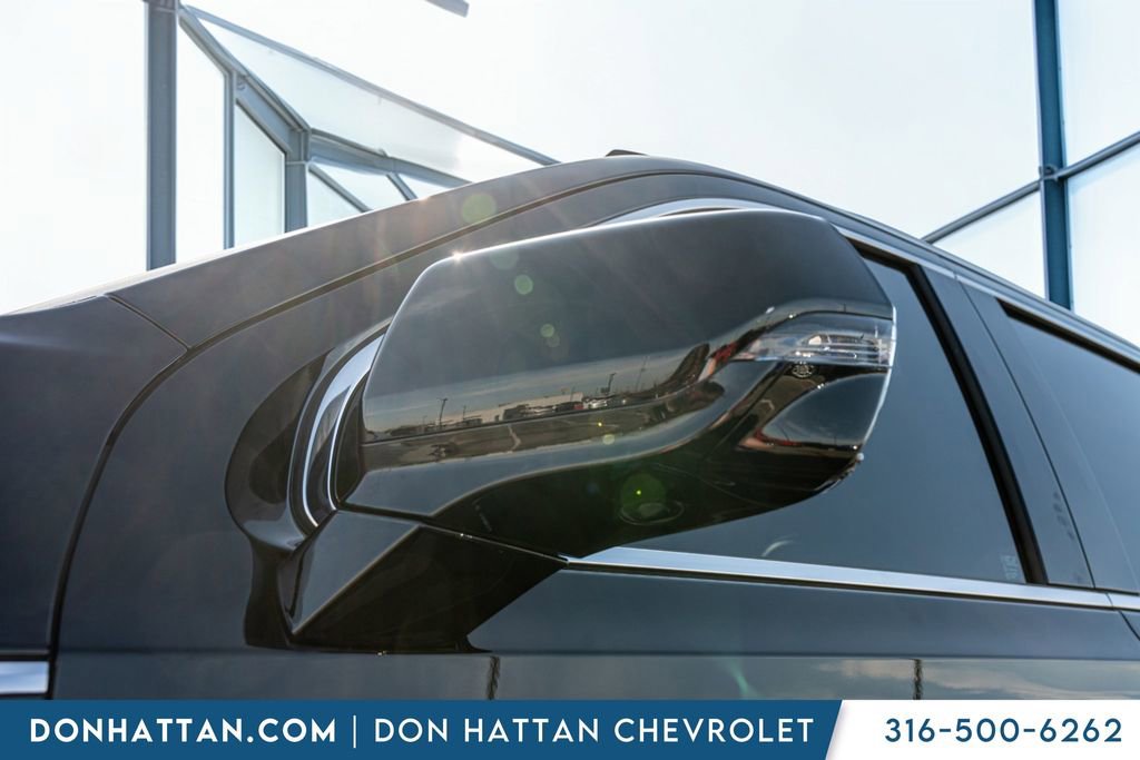 Used 2024 GMC Yukon XL Denali image 28