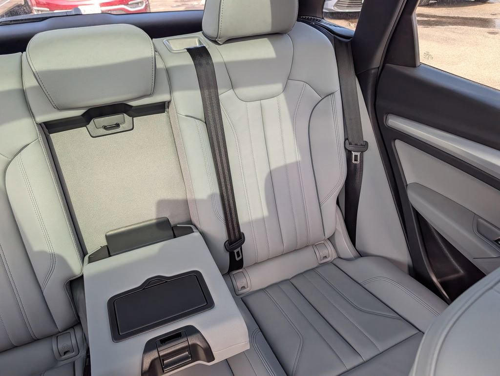 Used 2025 Audi Q5 2.0T Premium image 34