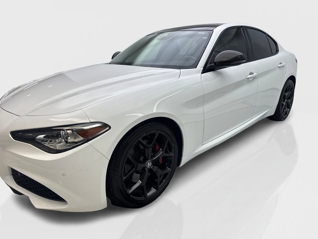 Used 2021 Alfa Romeo Giulia Ti w/ Nero Edizione RWD image 11