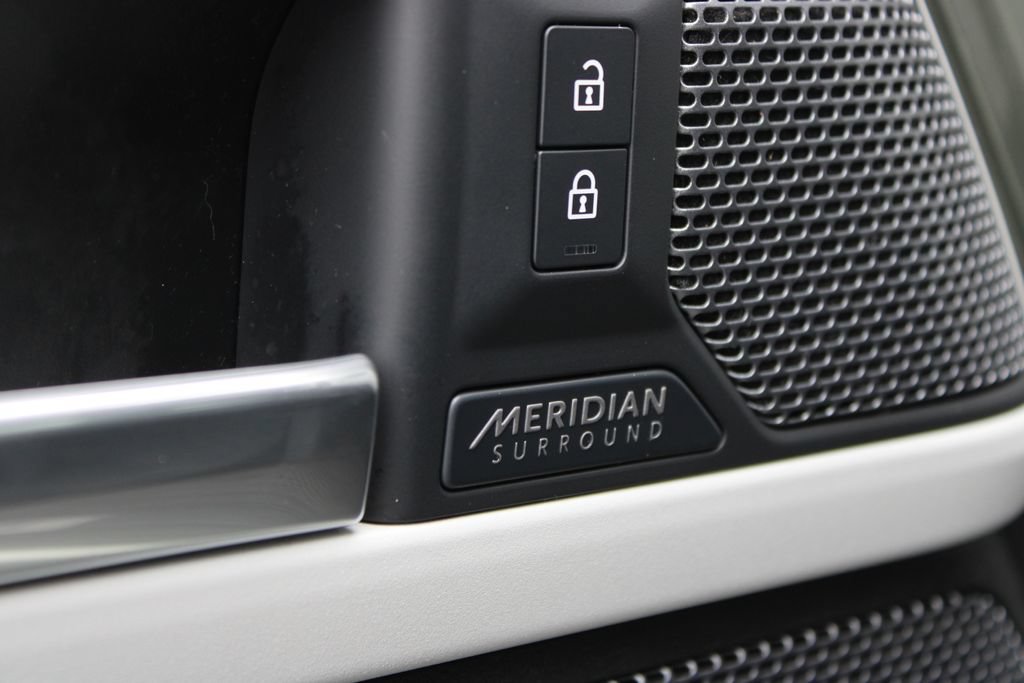Used 2022 Land Rover Defender 90 X-Dynamic SE AWD/4WD image 7