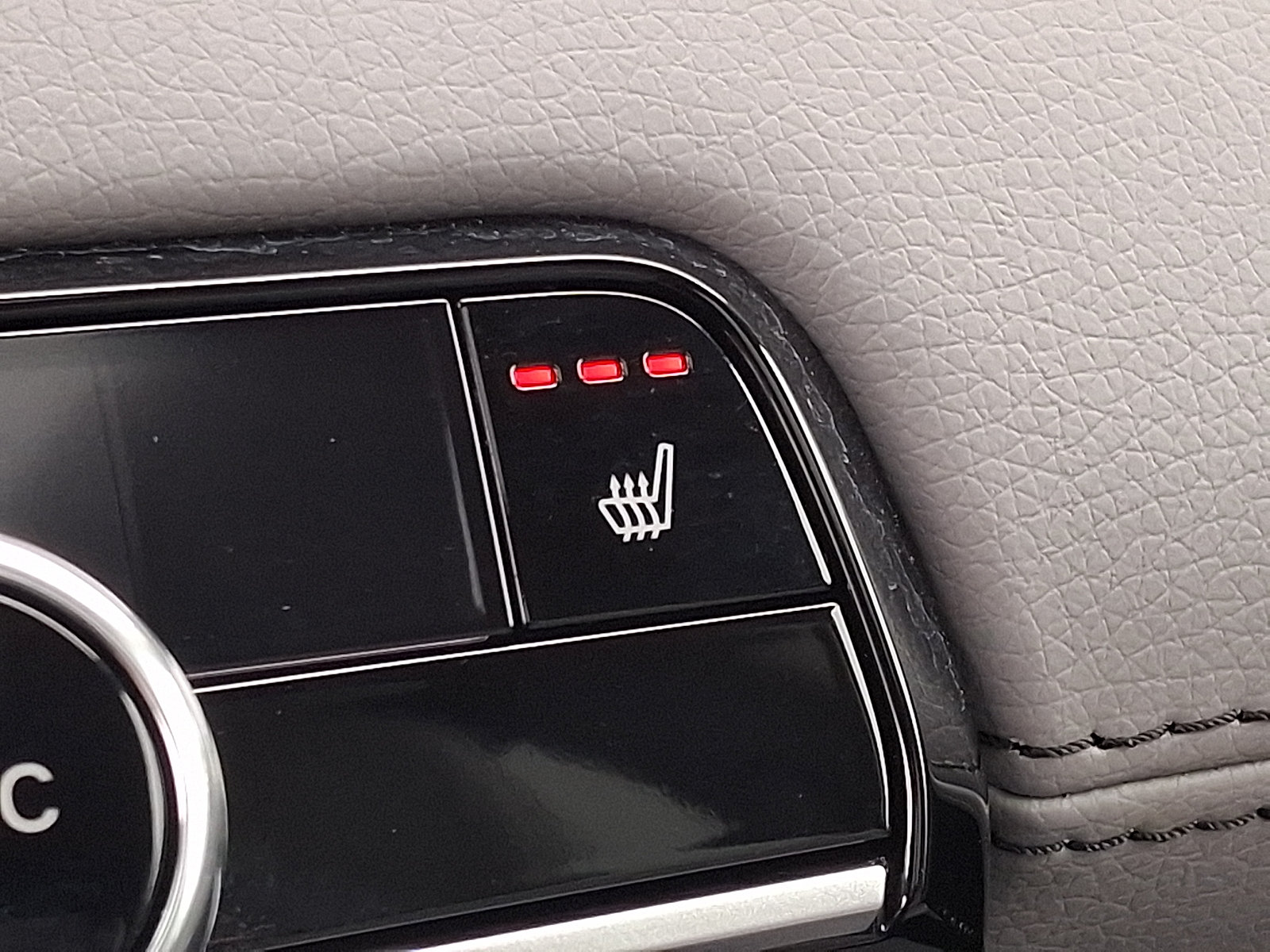 Used 2025 Honda Pilot Touring image 24