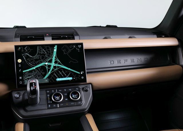 New 2026 Land Rover Defender 130 X-Dynamic SE image 19