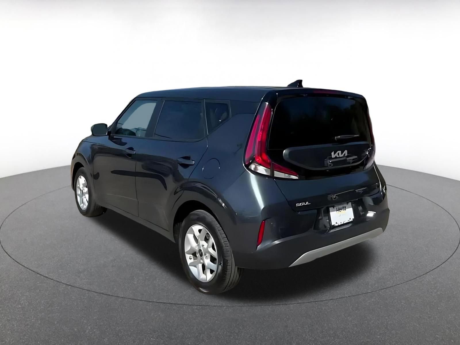 Used 2025 Kia Soul LX w/ LX Technology Package FWD image 11