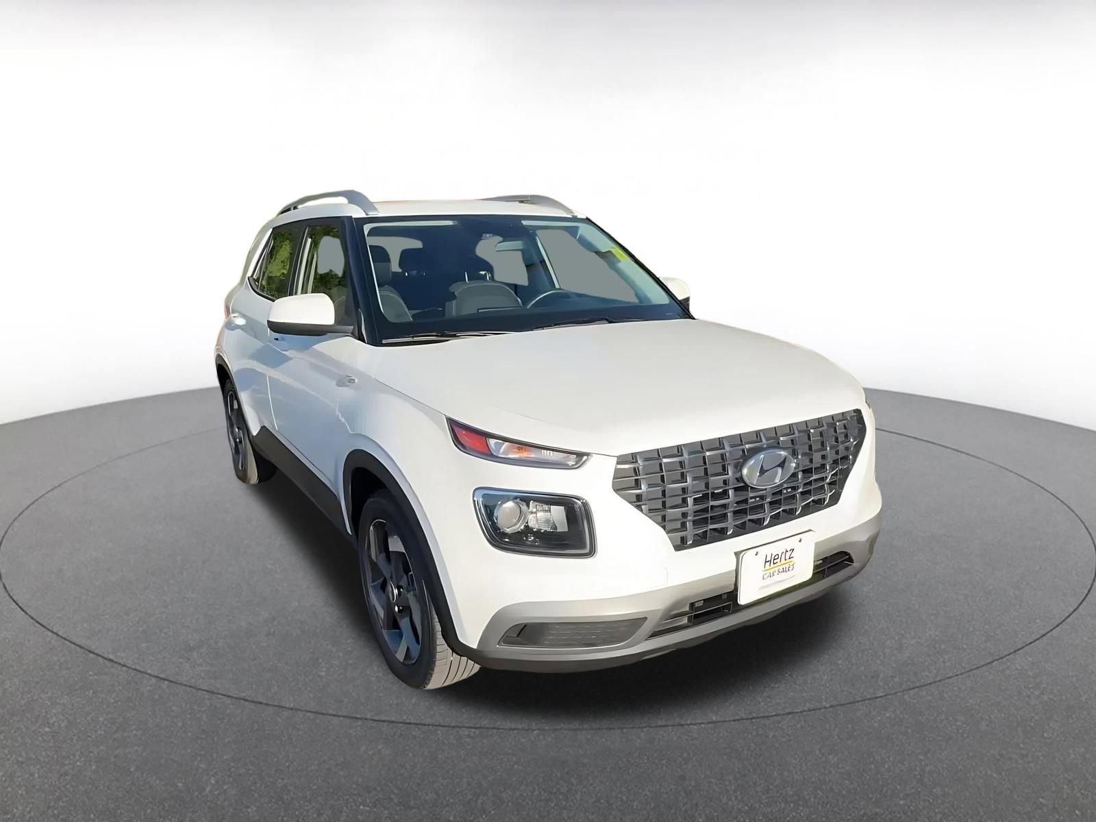 Used 2025 Hyundai Venue SEL image 3