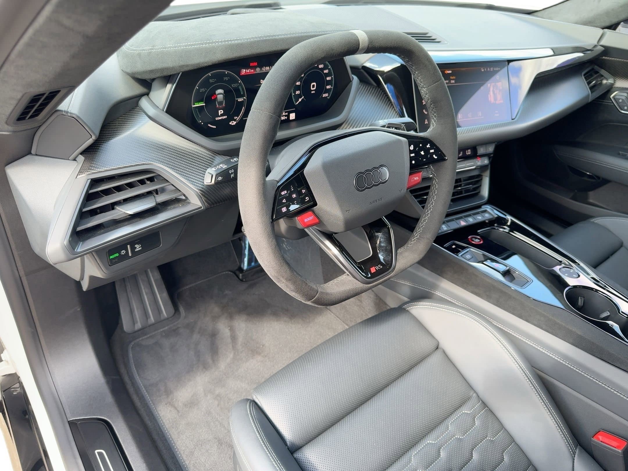 New 2025 Audi RS e-tron GT performance image 4