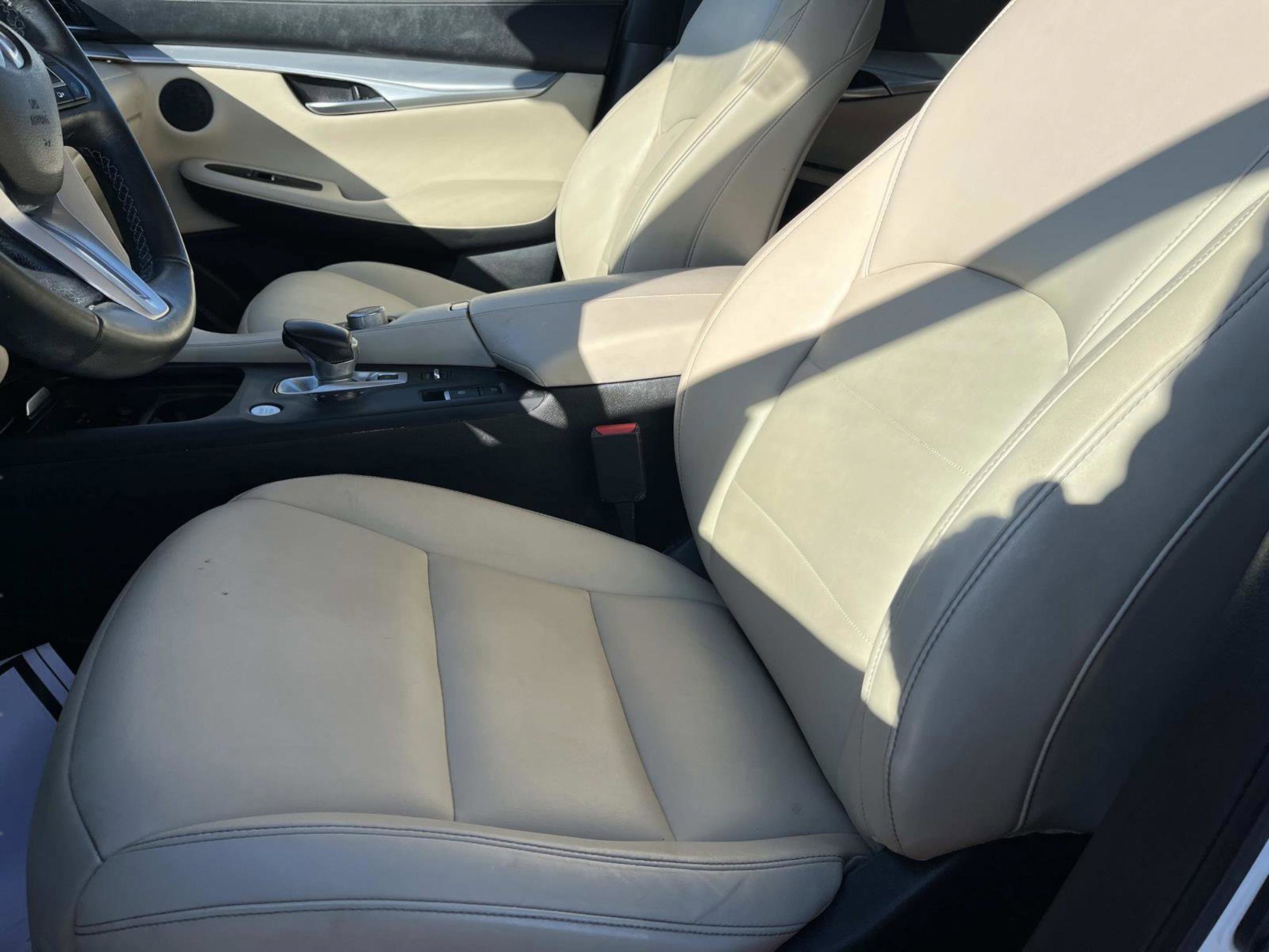 Used 2021 INFINITI QX50 Essential w/ Cargo Package image 32