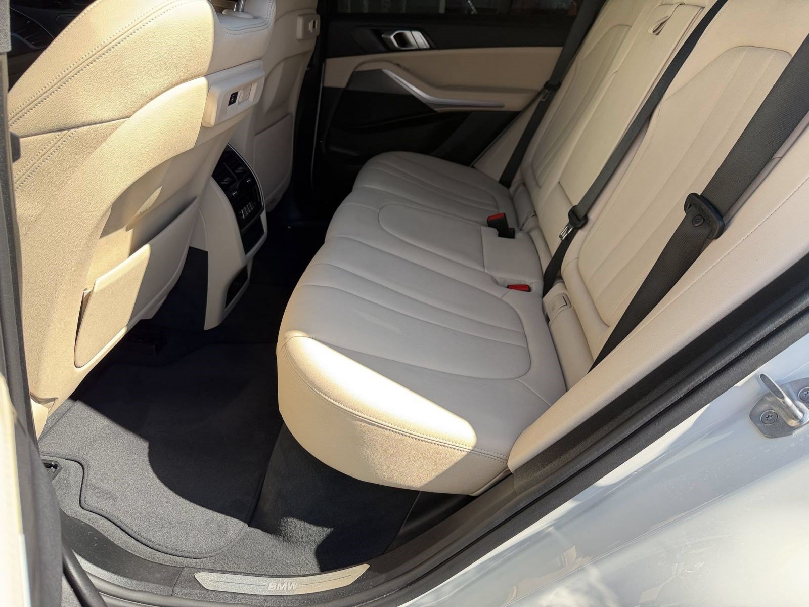 Used 2022 BMW X5 sDrive40i w/ Premium Package RWD image 22