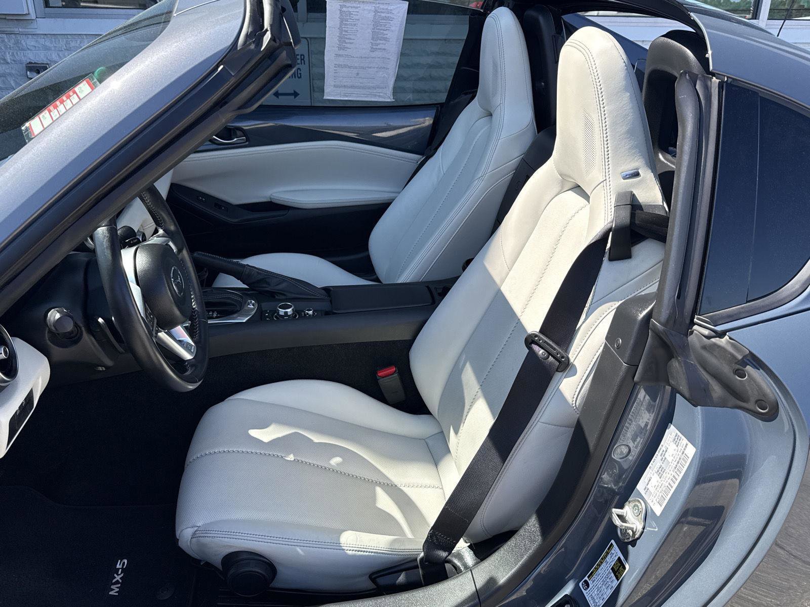 Used 2021 MAZDA MX-5 Miata RF Grand Touring image 12