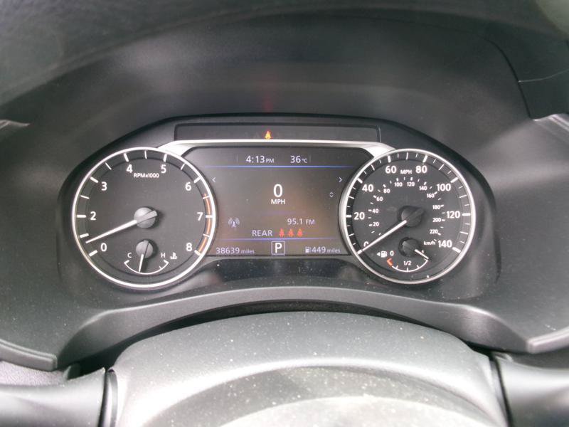 Used 2025 Nissan Altima 2.5 SV FWD image 14