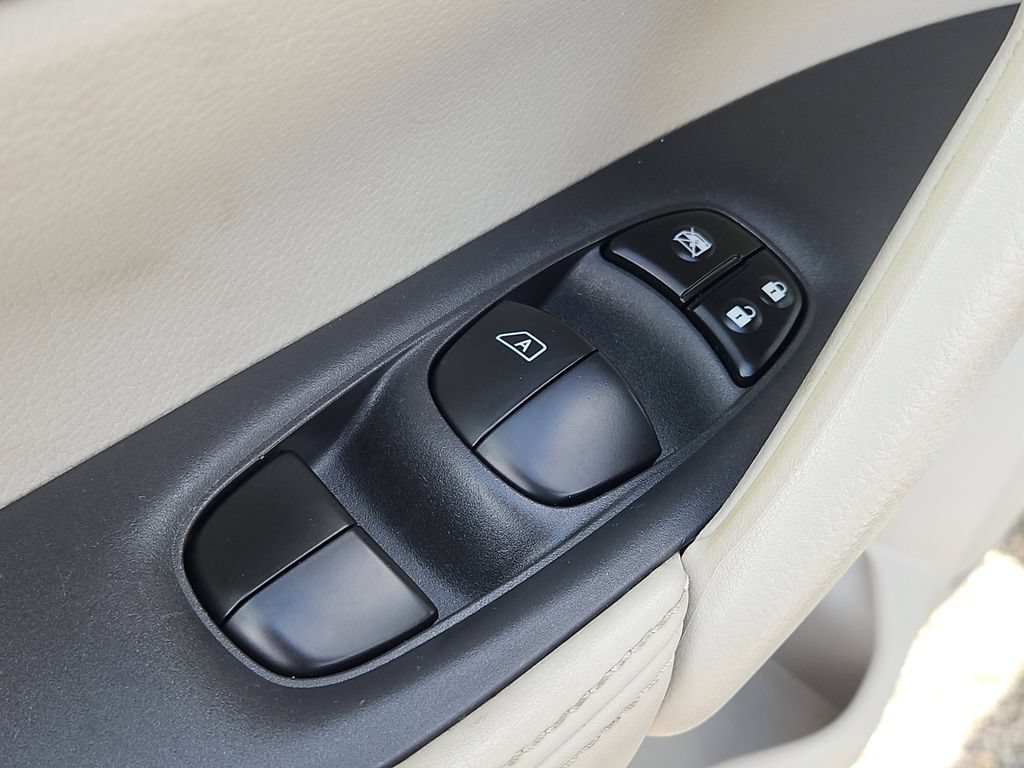 Used 2019 Nissan Rogue Sport SV AWD/4WD image 22