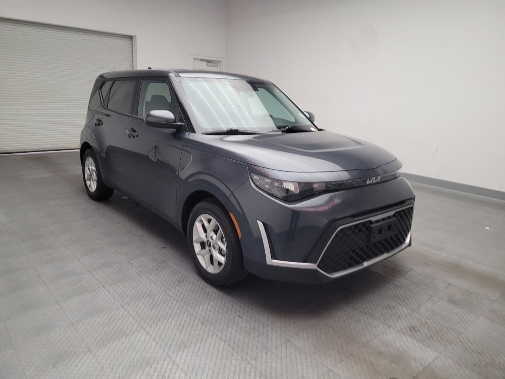 Used 2025 Kia Soul LX FWD image 13