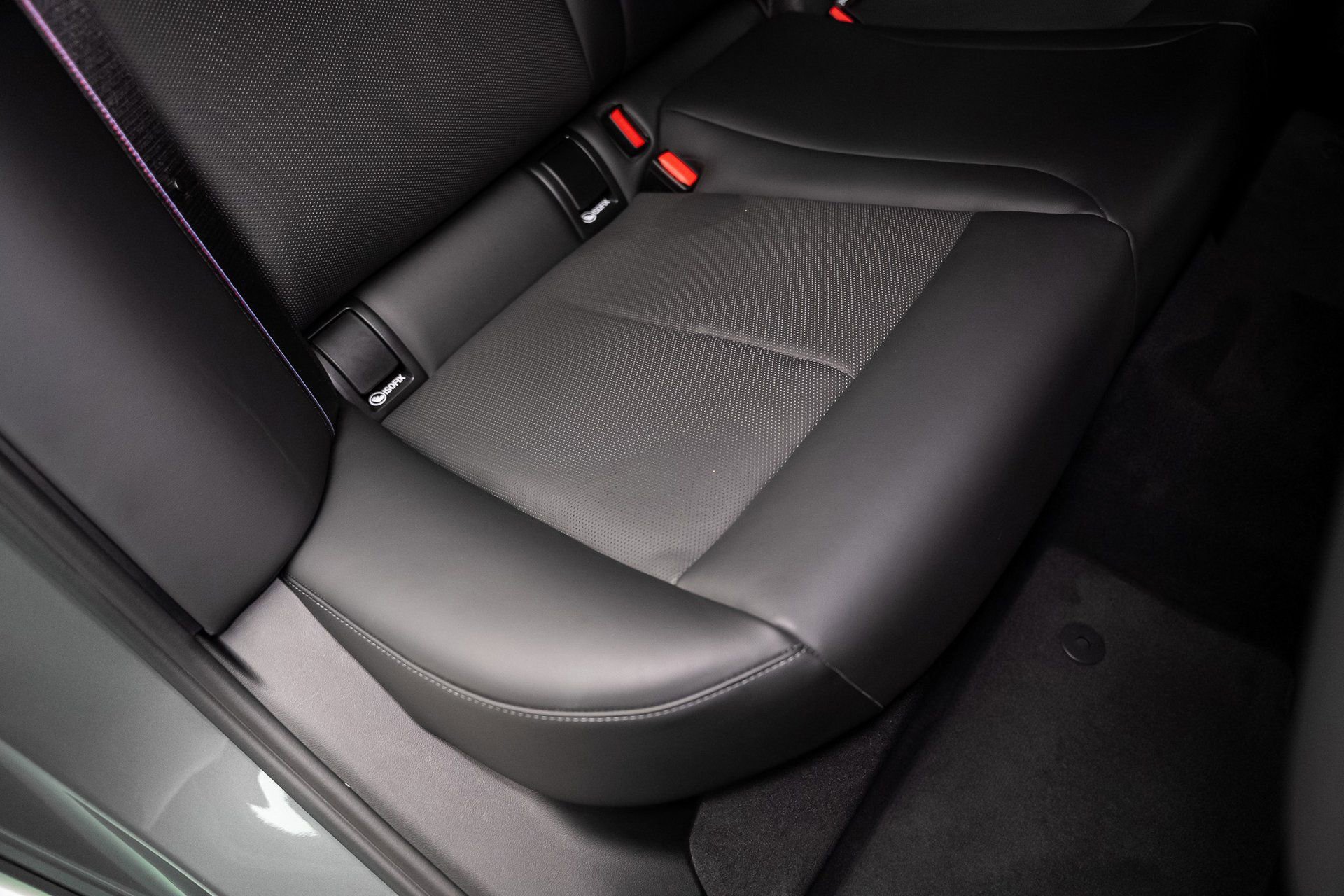 Used 2025 BMW M5 w/ Carbon Package image 71