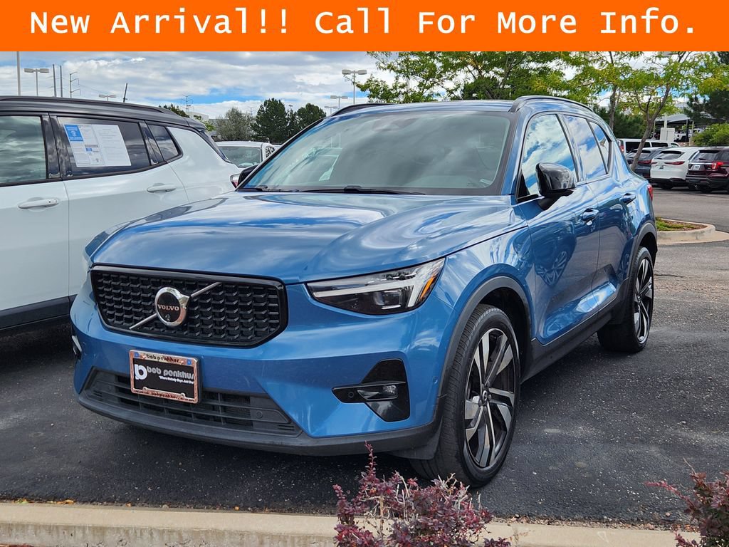 Used 2024 Volvo XC40 B5 Plus w/ Climate Package AWD/4WD image 4