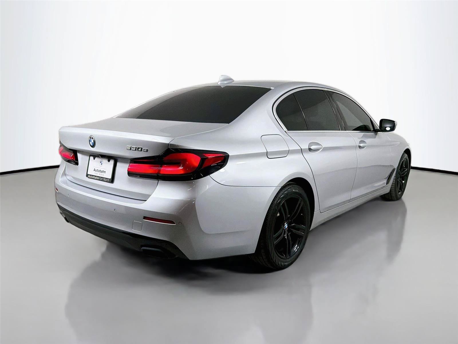 Used 2021 BMW 530e w/ Convenience Package RWD image 5