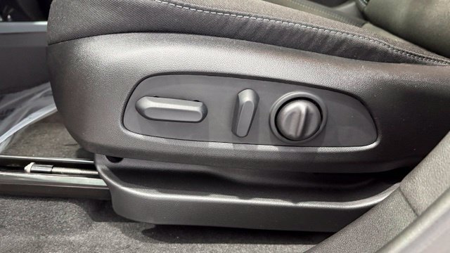 New 2027 Chevrolet Bolt LT w/ Comfort Package FWD image 11