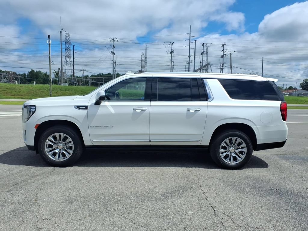 Used 2022 GMC Yukon XL Denali RWD image 4