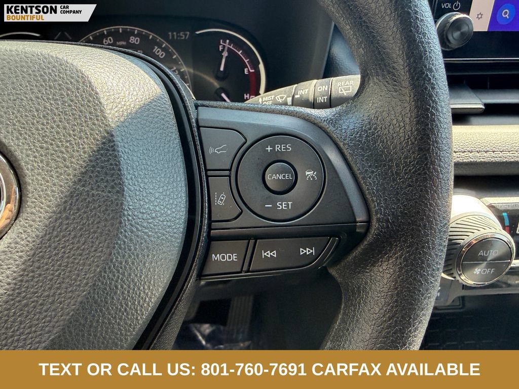 Used 2025 Toyota RAV4 XLE AWD/4WD image 16