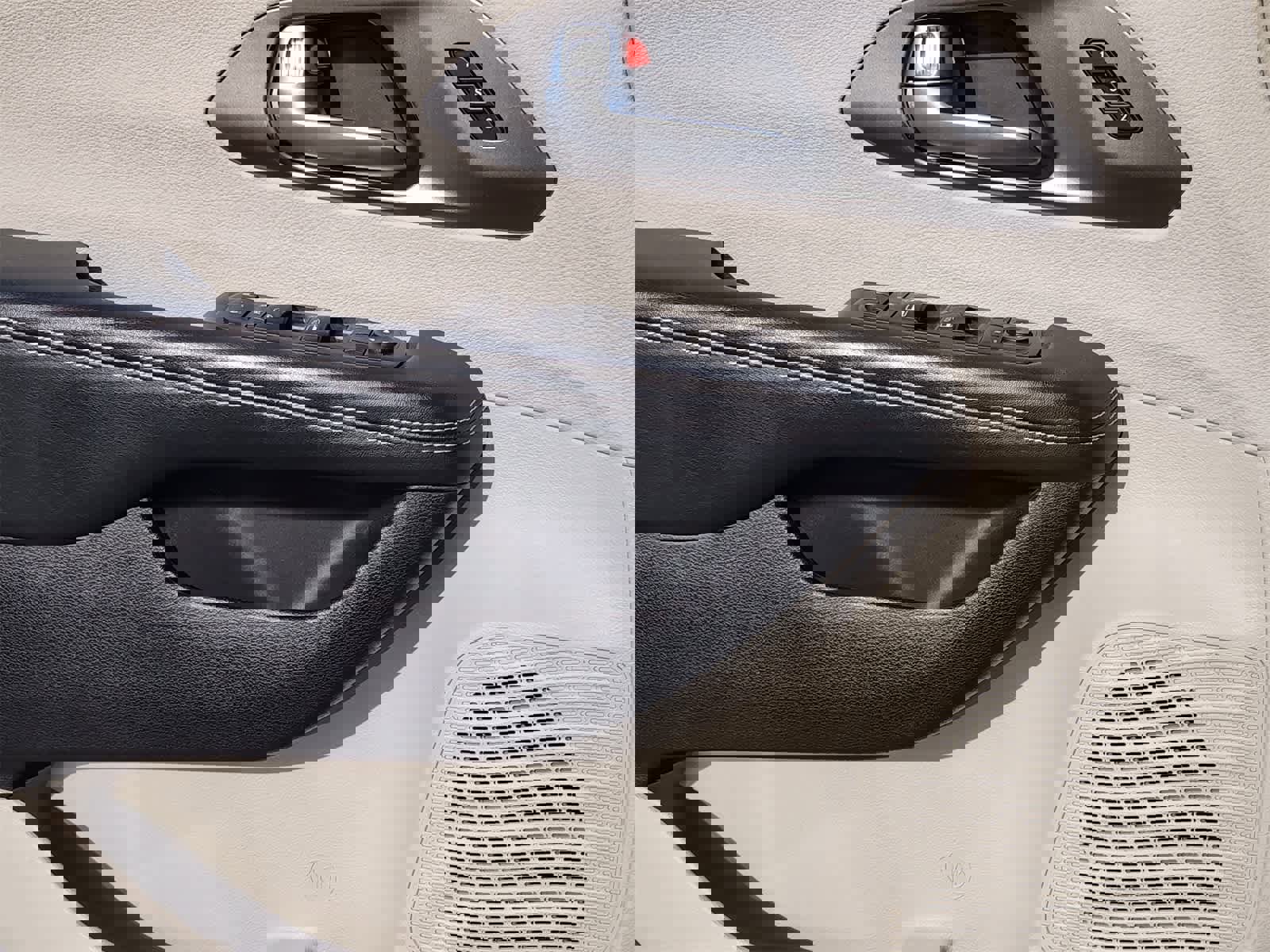 Used 2021 Chrysler Pacifica Touring-L image 22