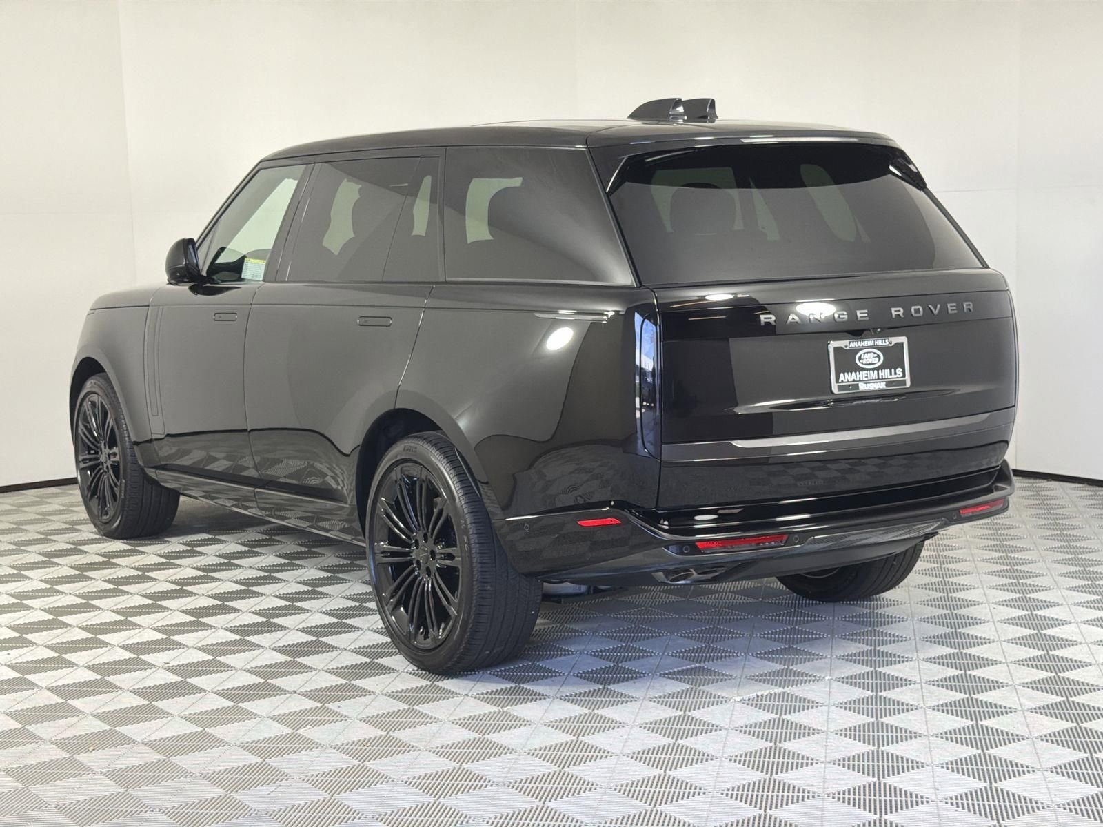 New 2026 Land Rover Range Rover Long Wheelbase SE image 3