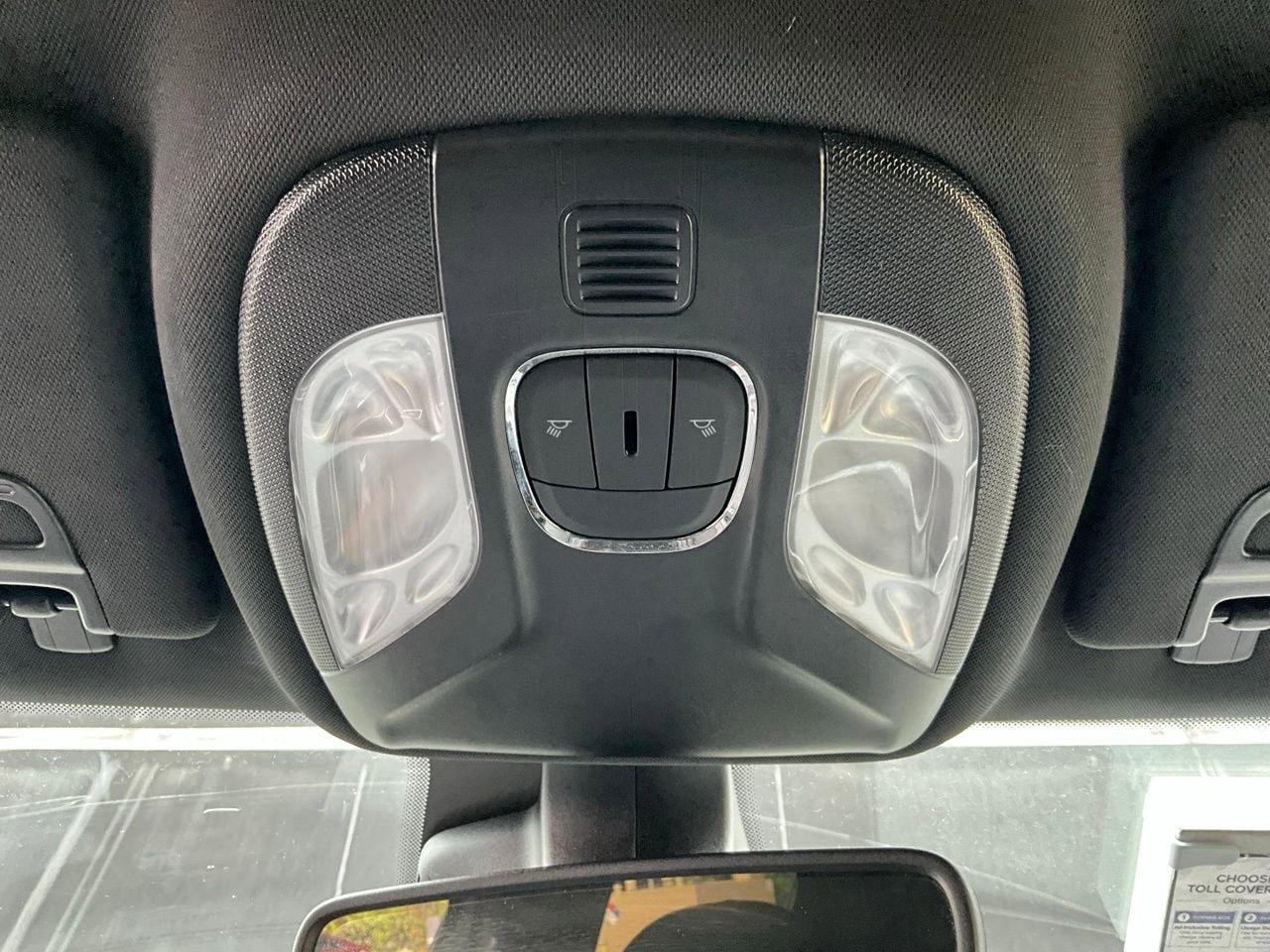 Used 2025 Jeep Compass Latitude AWD/4WD image 16