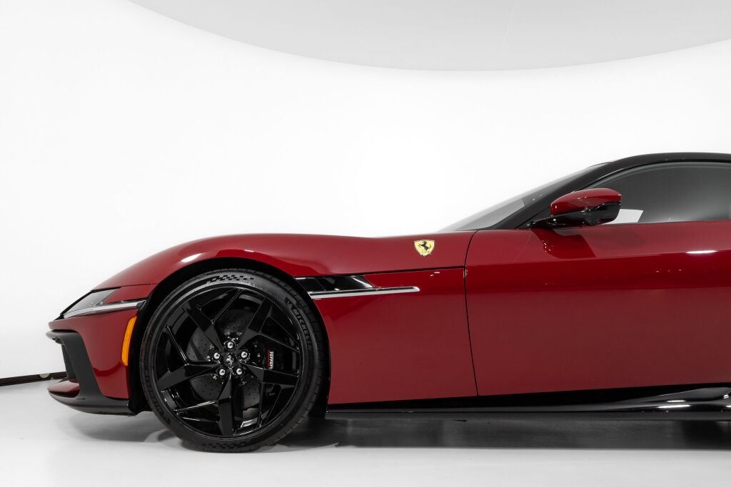 Used 2025 Ferrari 12Cilindri RWD image 16
