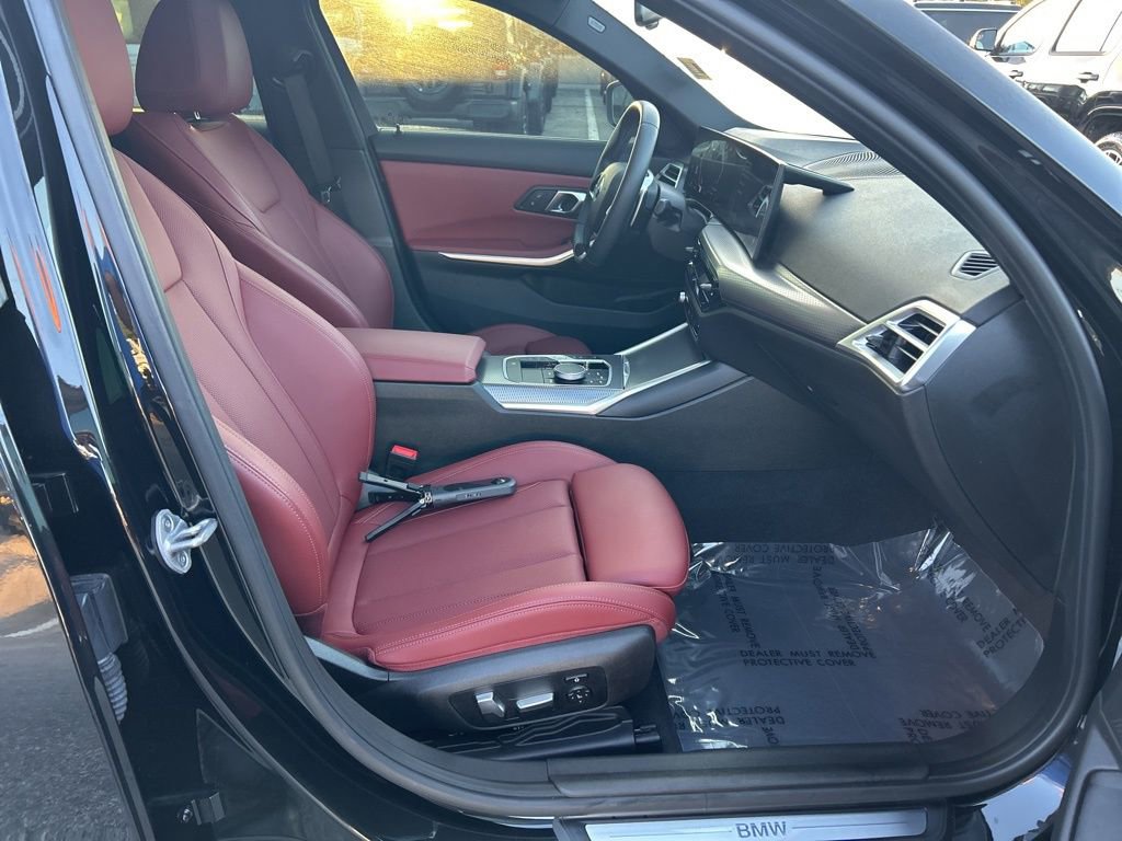 Used 2025 BMW 330i xDrive Sedan AWD/4WD image 22