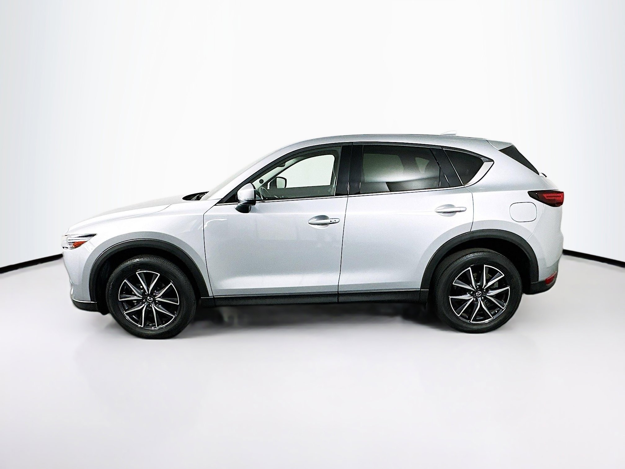 Used 2017 MAZDA CX-5 Grand Touring w/ Premium Package image 4