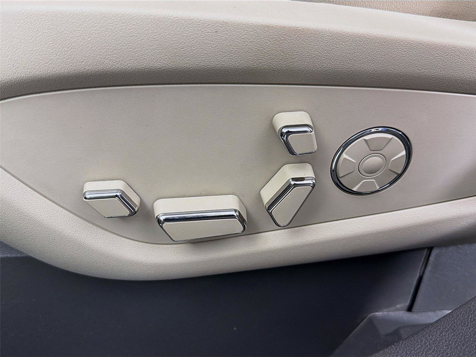 Used 2019 Lincoln Nautilus Reserve AWD/4WD image 41