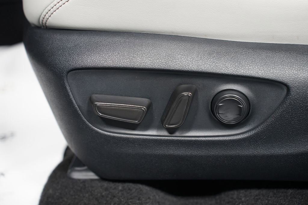 Certified 2024 Toyota RAV4 XLE Premium image 33