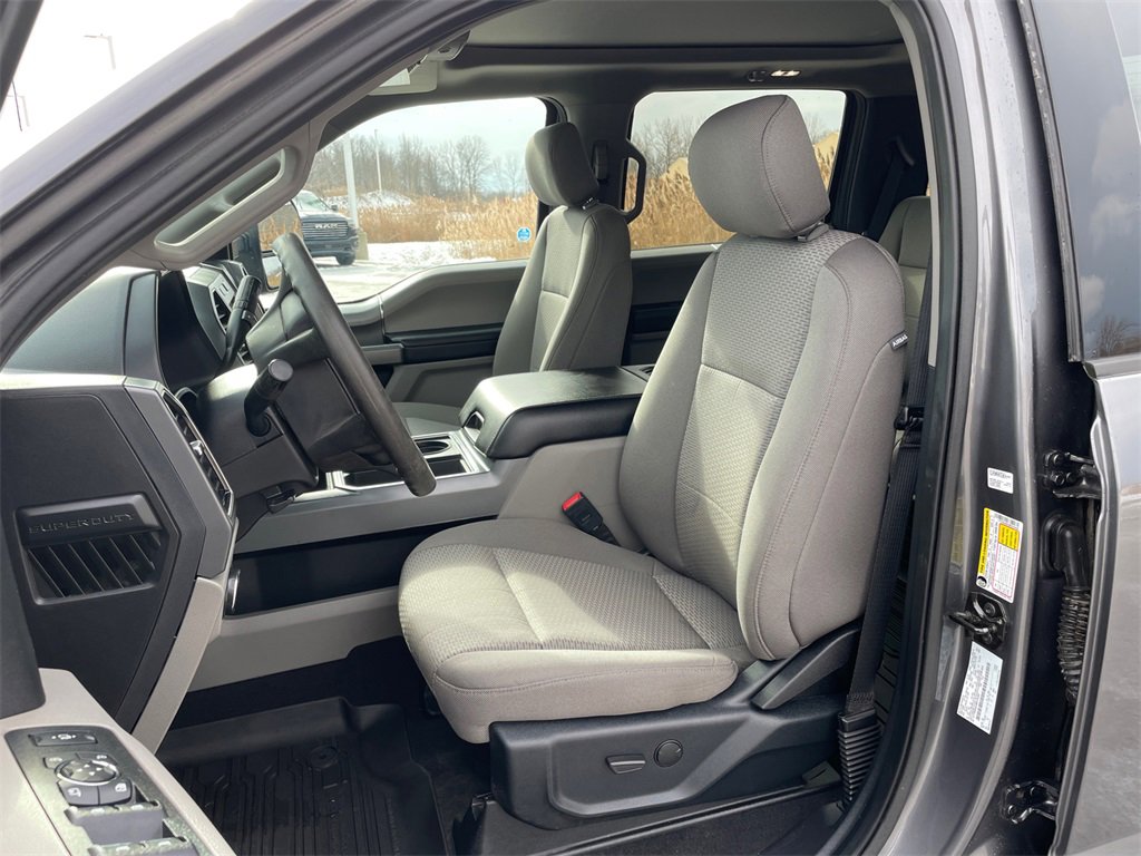 Used 2021 Ford F250 XLT w/ XLT Premium Package image 3