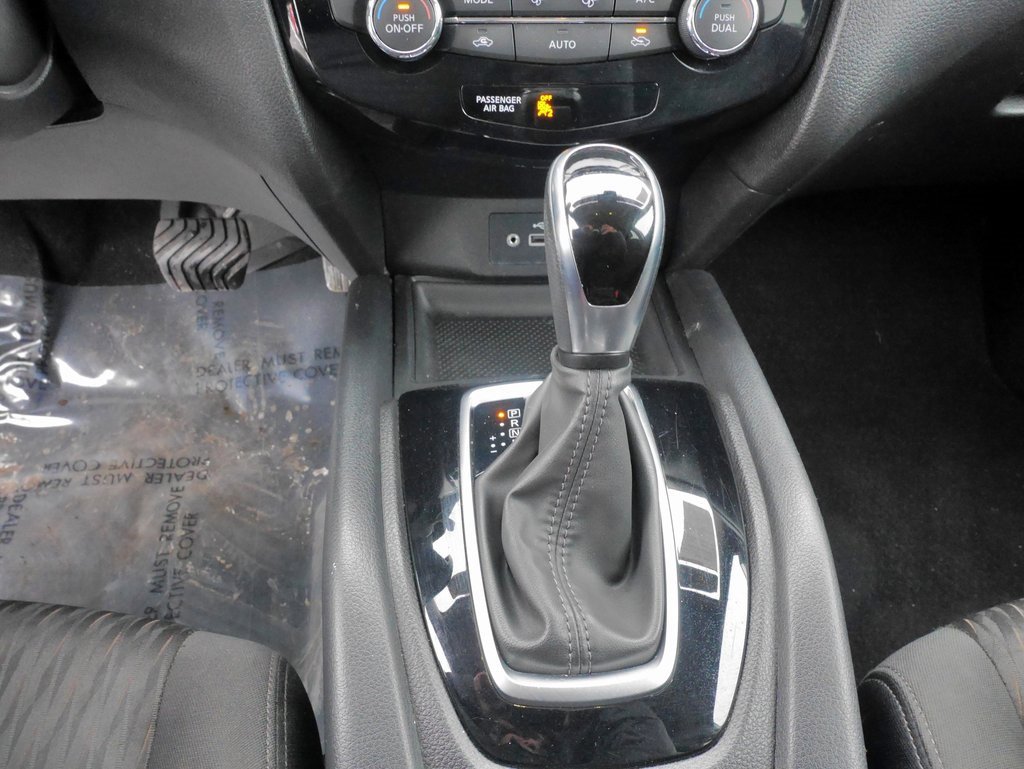 Used 2020 Nissan Rogue SV image 28