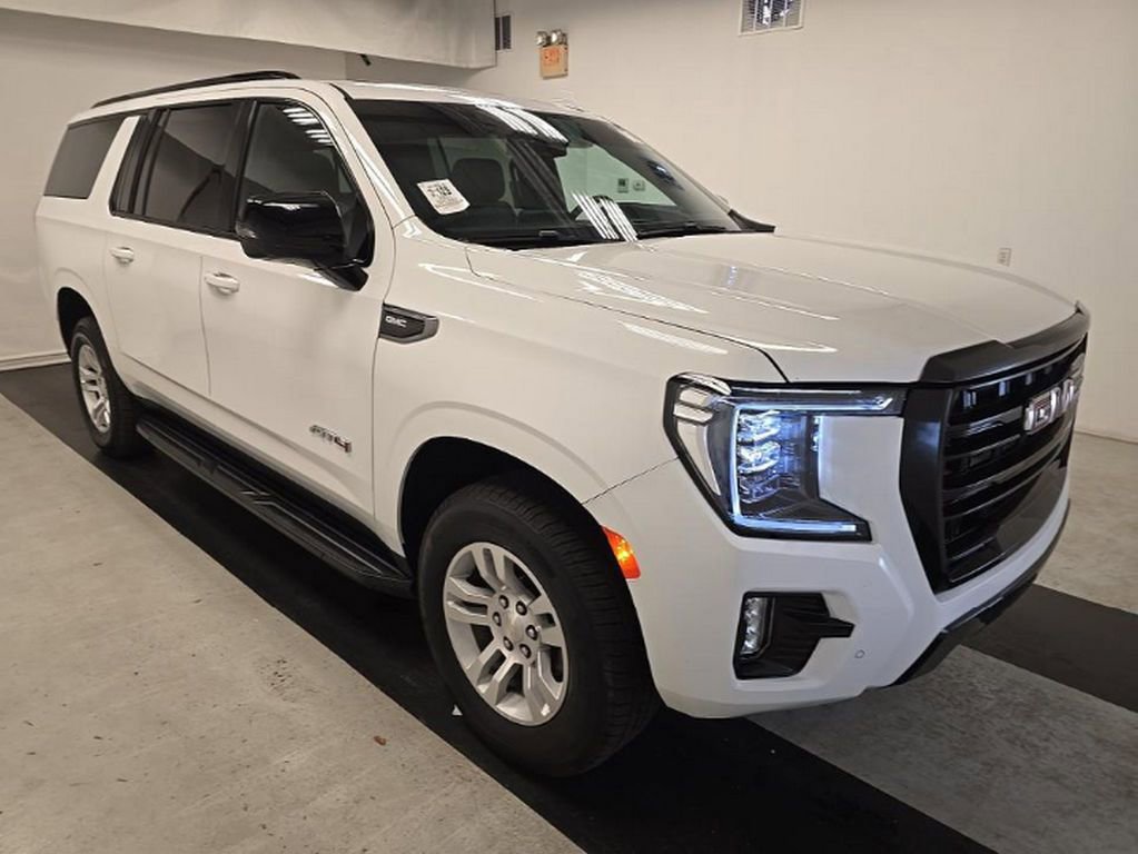 Used 2021 GMC Yukon XL AT4 w/ Technology Package image 3