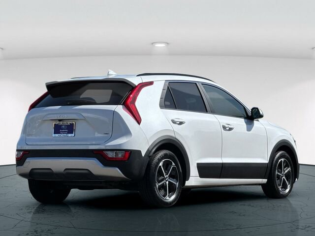 Used 2024 Kia Niro EX FWD image 6