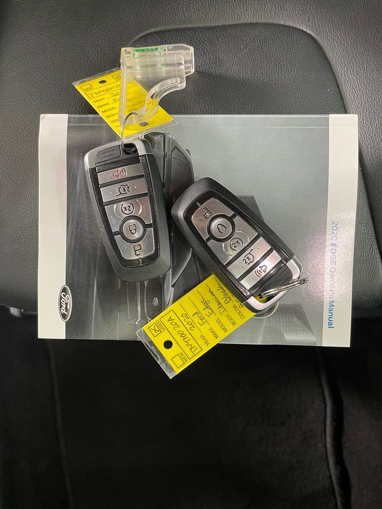 Used 2020 Ford Edge Titanium image 69