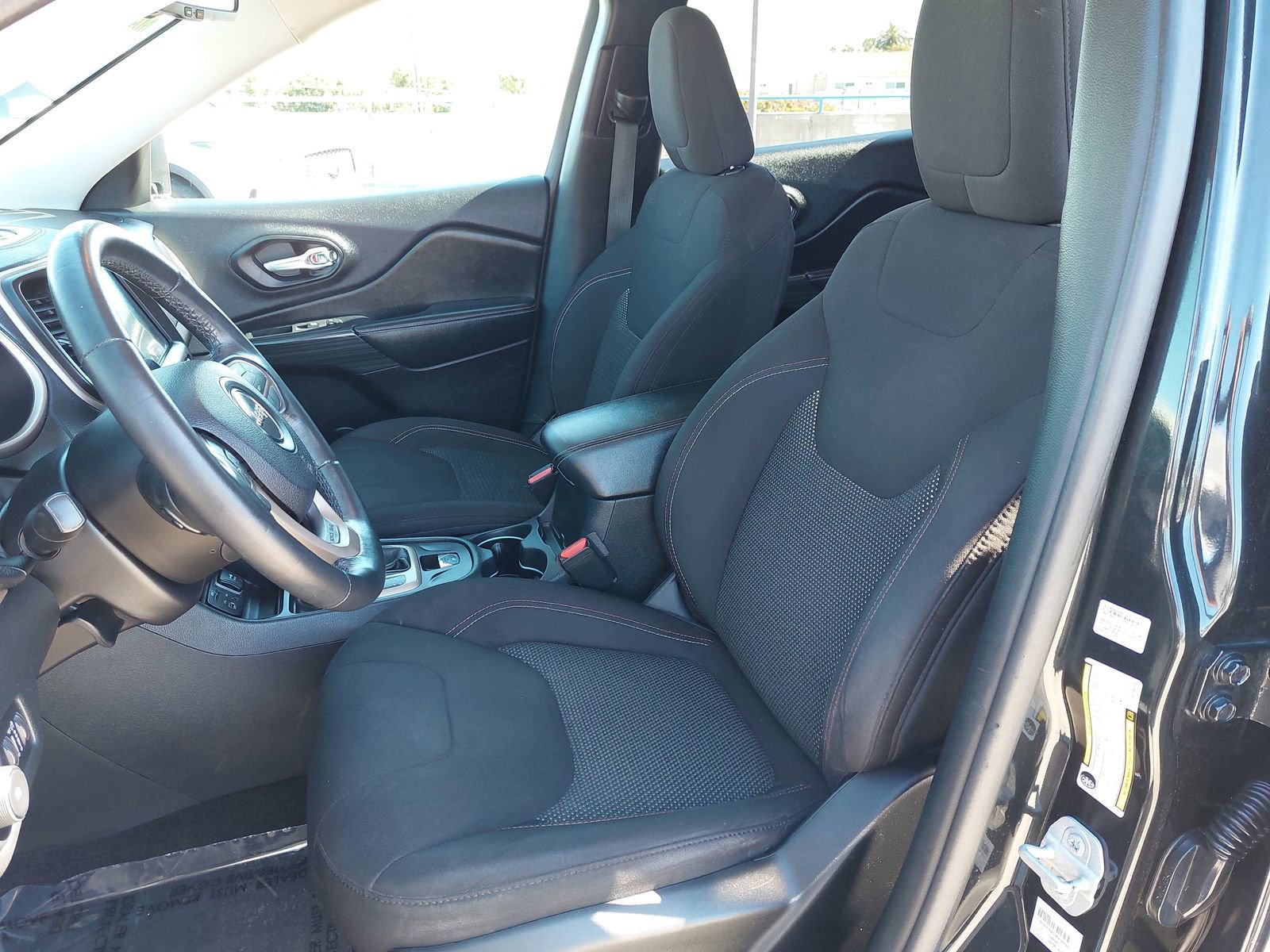 Used 2016 Jeep Cherokee 75th Anniversary image 14