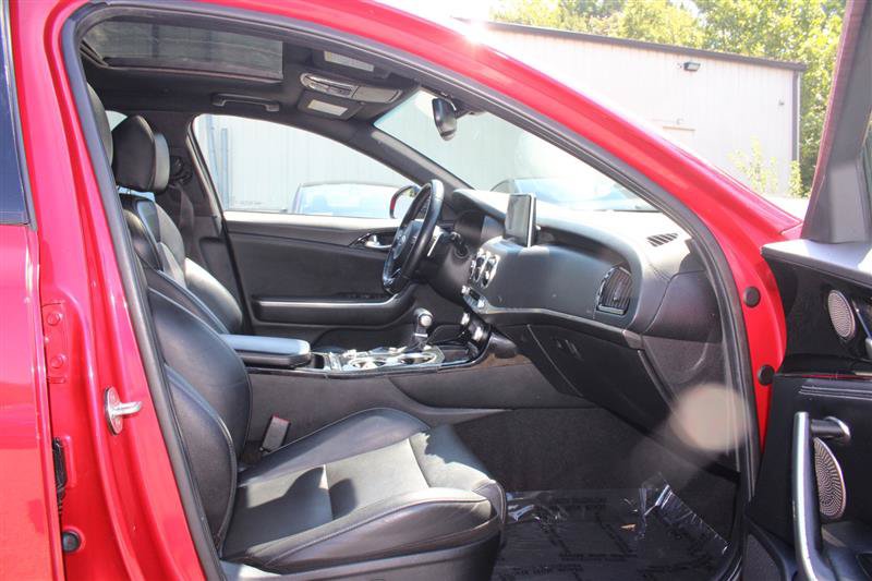 Used 2021 Kia Stinger GT-Line w/ Sun & Sound Package RWD image 11