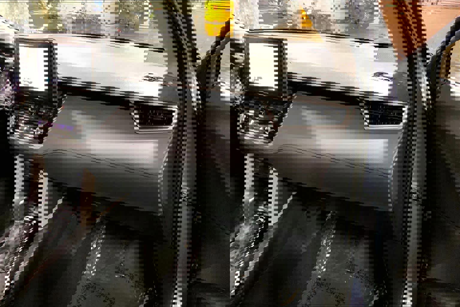 Used 2025 Toyota Corolla Cross LE image 19